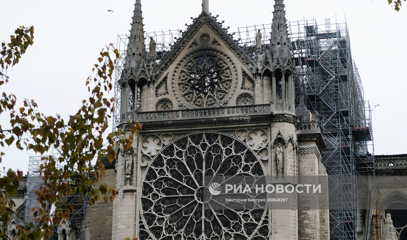 Последствия пожара в соборе Парижской Богоматери