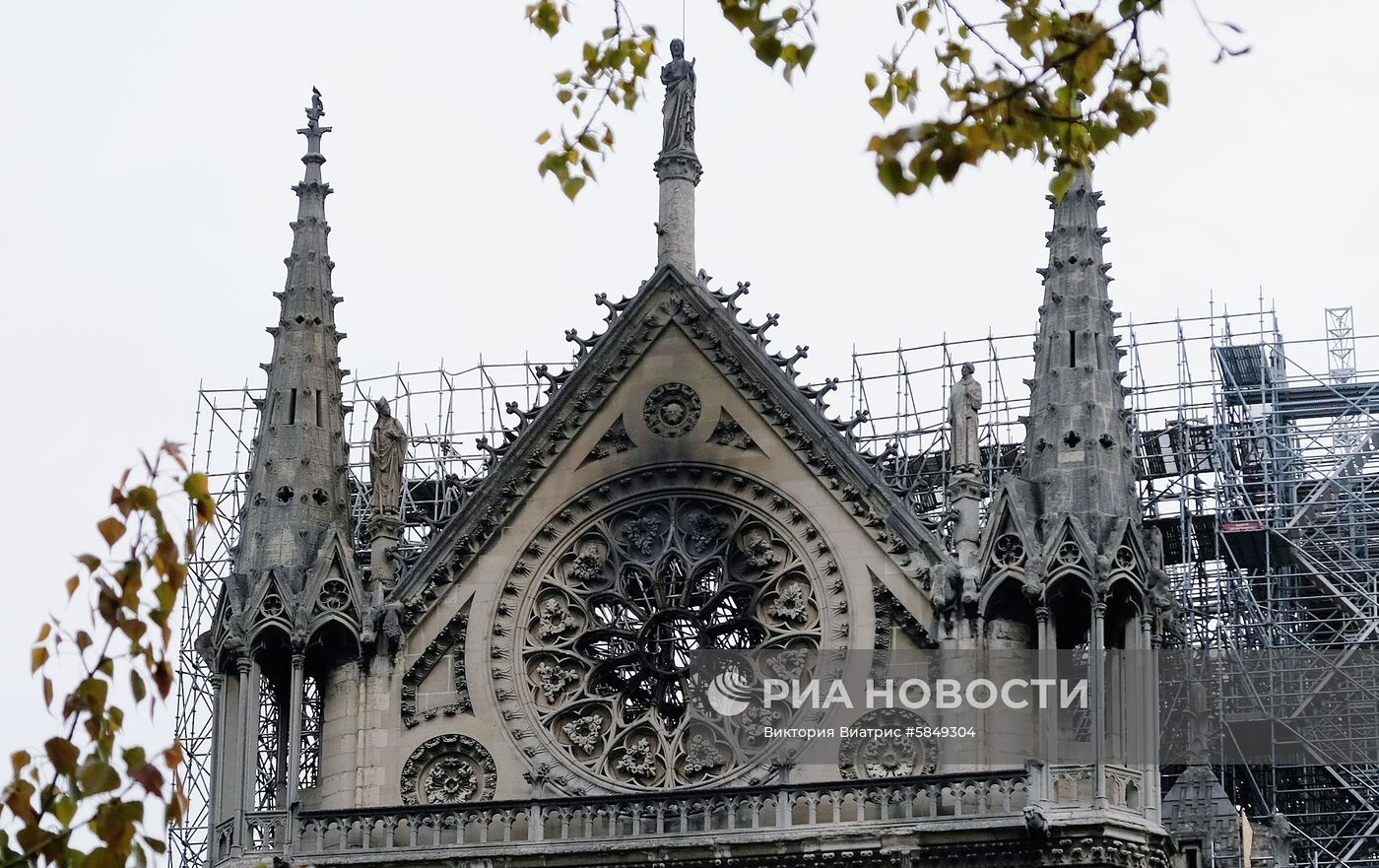 Последствия пожара в соборе Парижской Богоматери