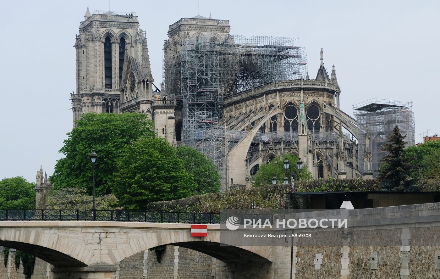 Последствия пожара в соборе Парижской Богоматери
