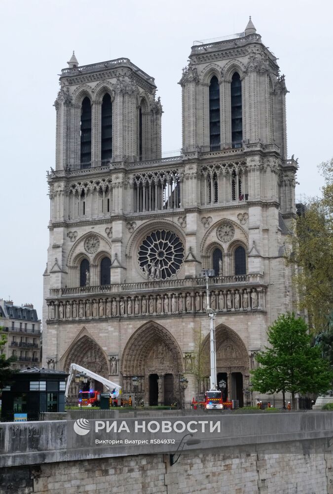 Последствия пожара в соборе Парижской Богоматери