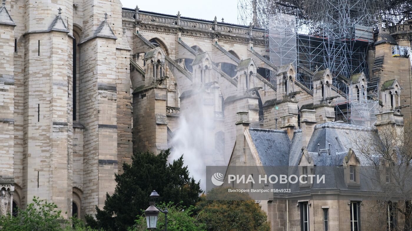 Последствия пожара в соборе Парижской Богоматери