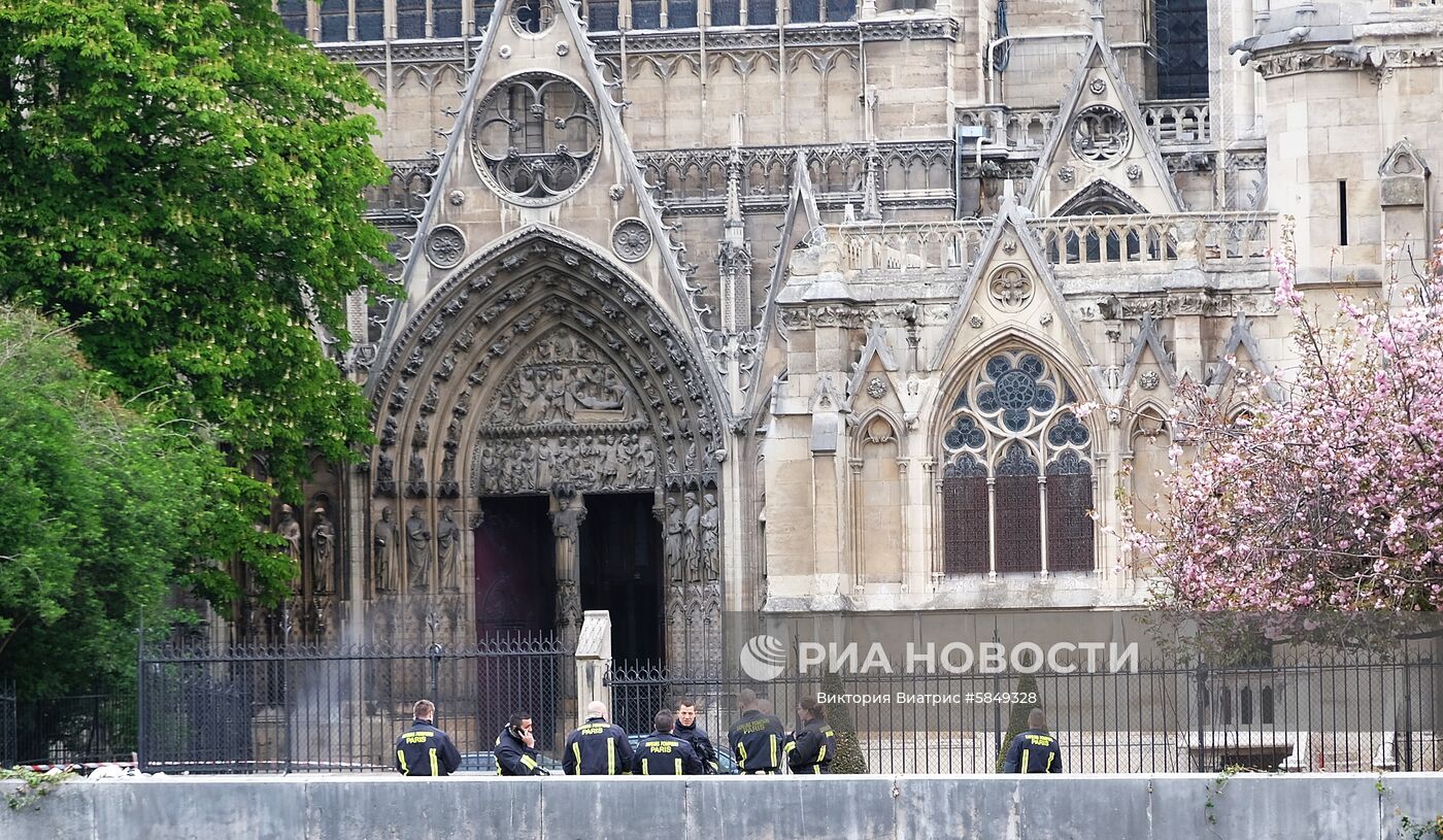 Последствия пожара в соборе Парижской Богоматери