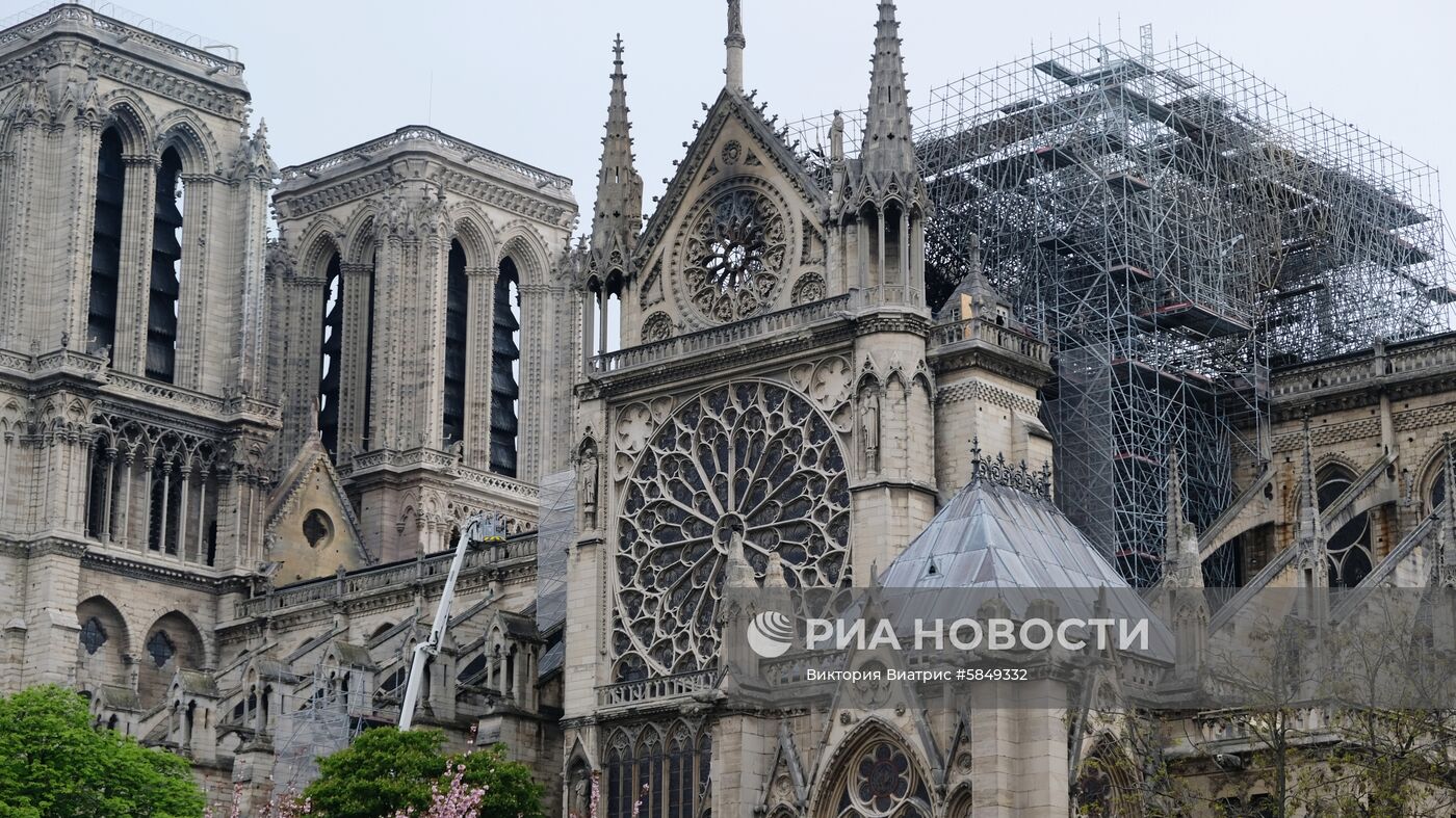 Последствия пожара в соборе Парижской Богоматери