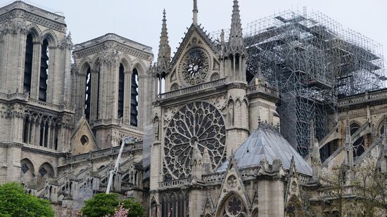Последствия пожара в соборе Парижской Богоматери
