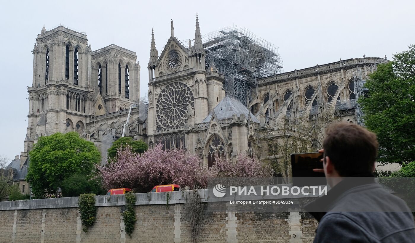 Последствия пожара в соборе Парижской Богоматери