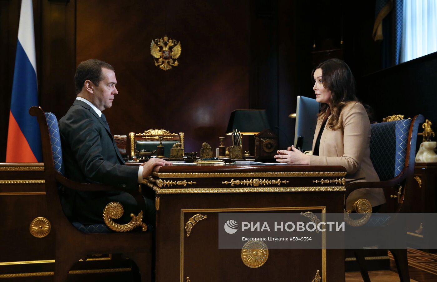 Премьер-министр РФ Д. Медведев встретился с генеральным директором АСИ С. Чупшевой
