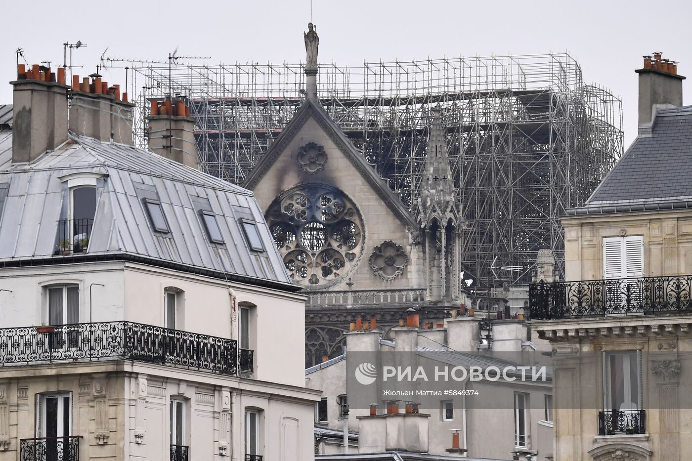 Последствия пожара в соборе Парижской Богоматери