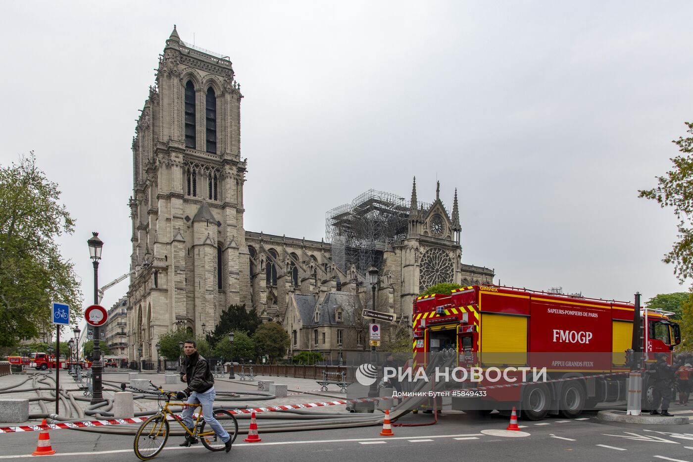 Последствия пожара в соборе Парижской Богоматери