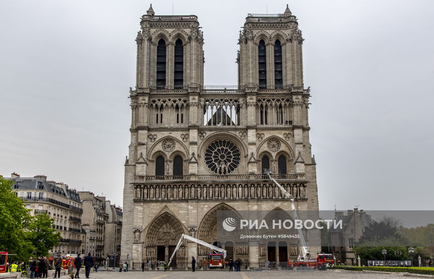 Последствия пожара в соборе Парижской Богоматери