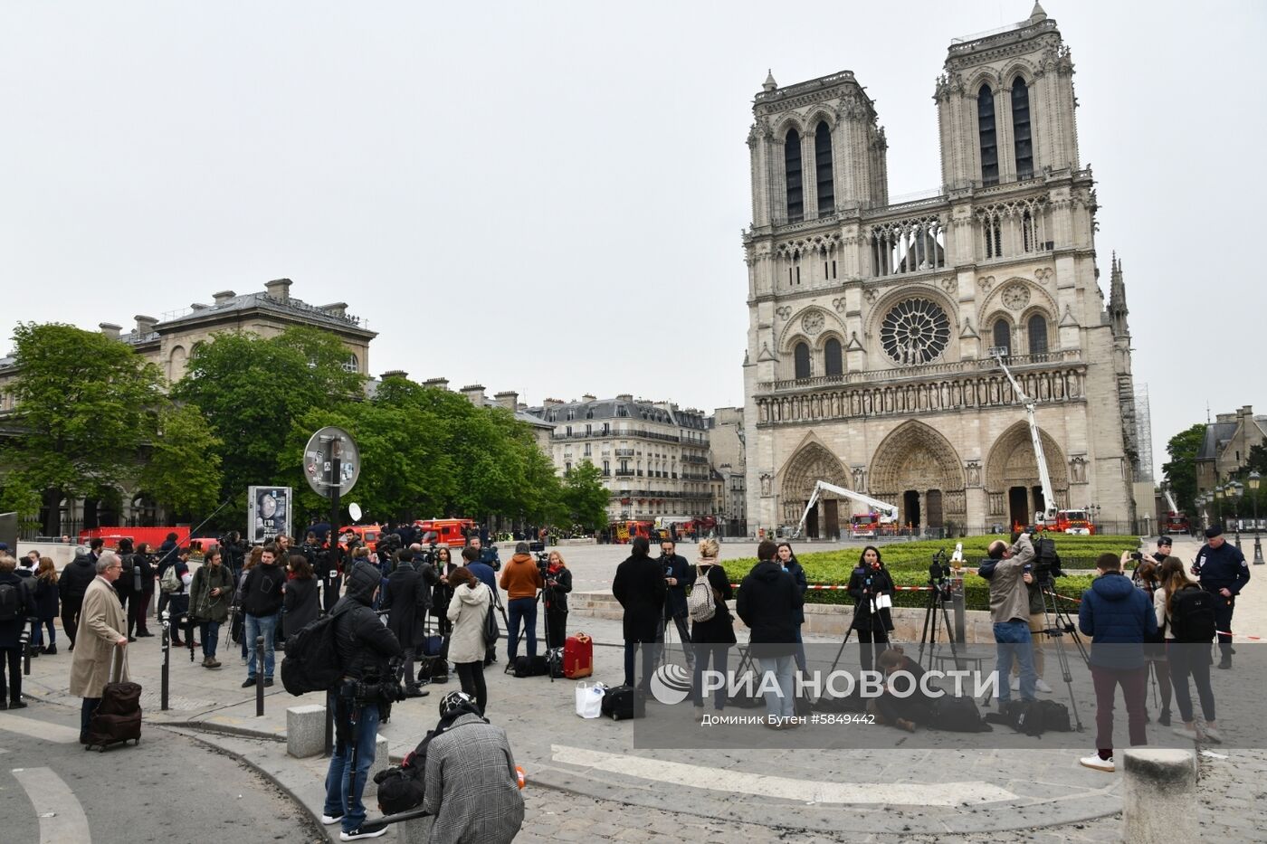 Последствия пожара в соборе Парижской Богоматери