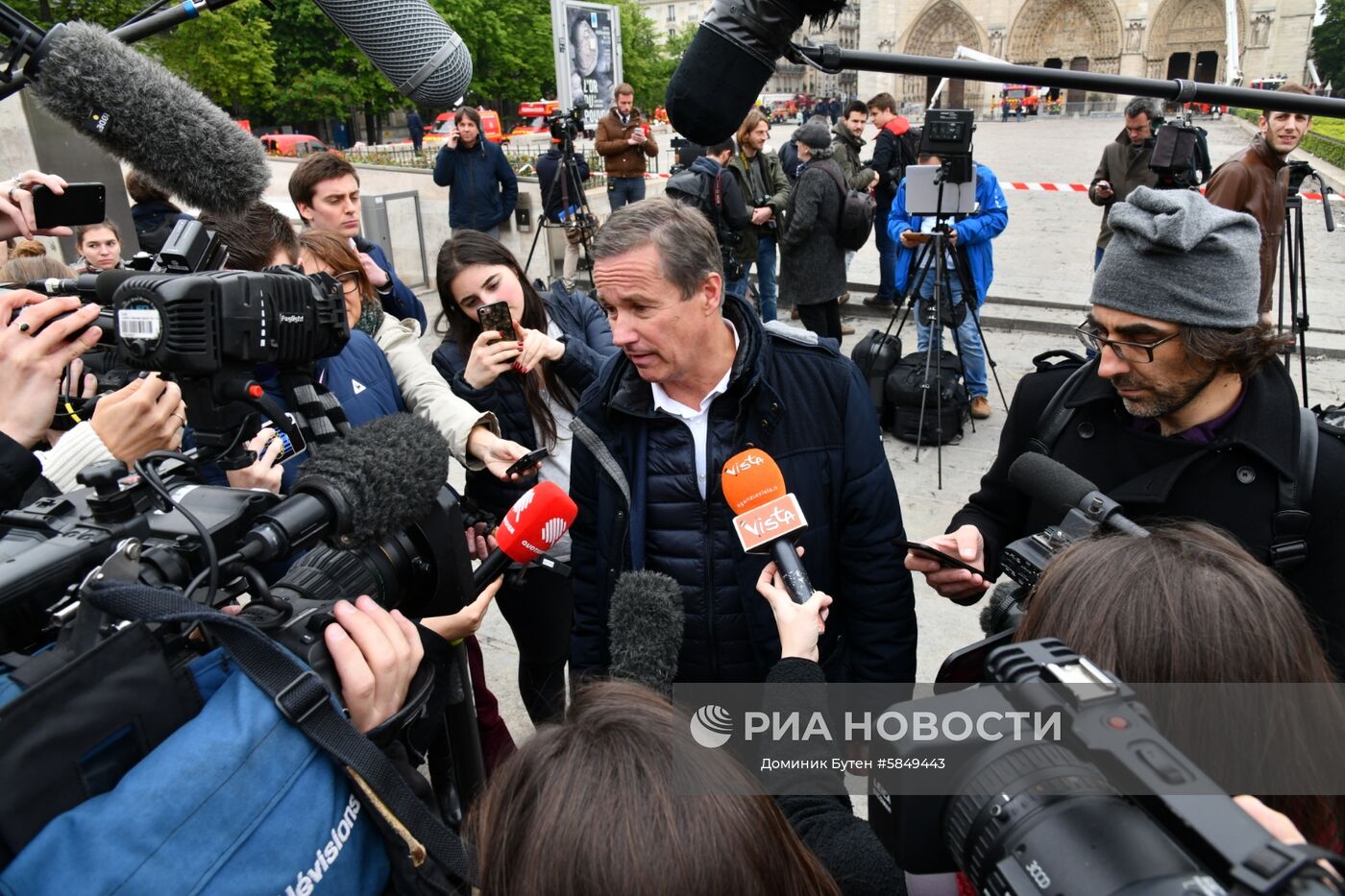 Последствия пожара в соборе Парижской Богоматери