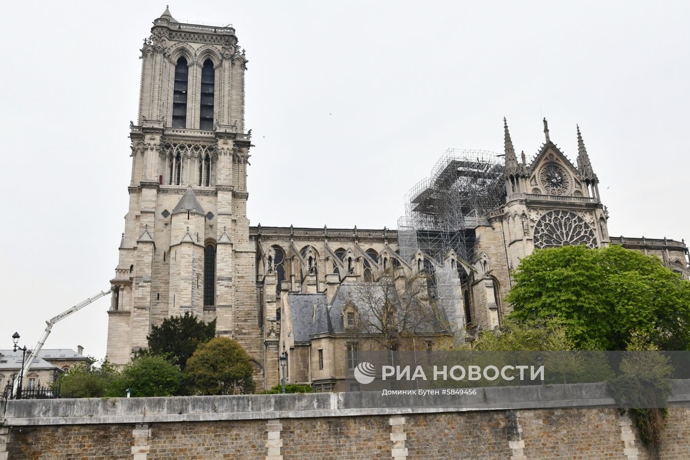 Последствия пожара в соборе Парижской Богоматери