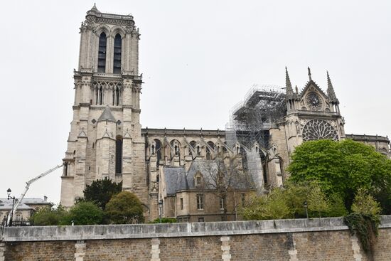 Последствия пожара в соборе Парижской Богоматери