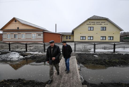 Деревня Аполлоновка в Омской области