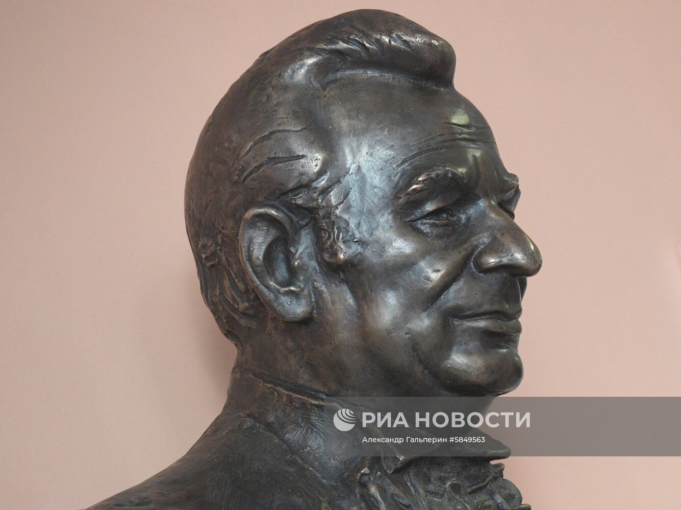 Открытие памятника Жоресу Алфёрову