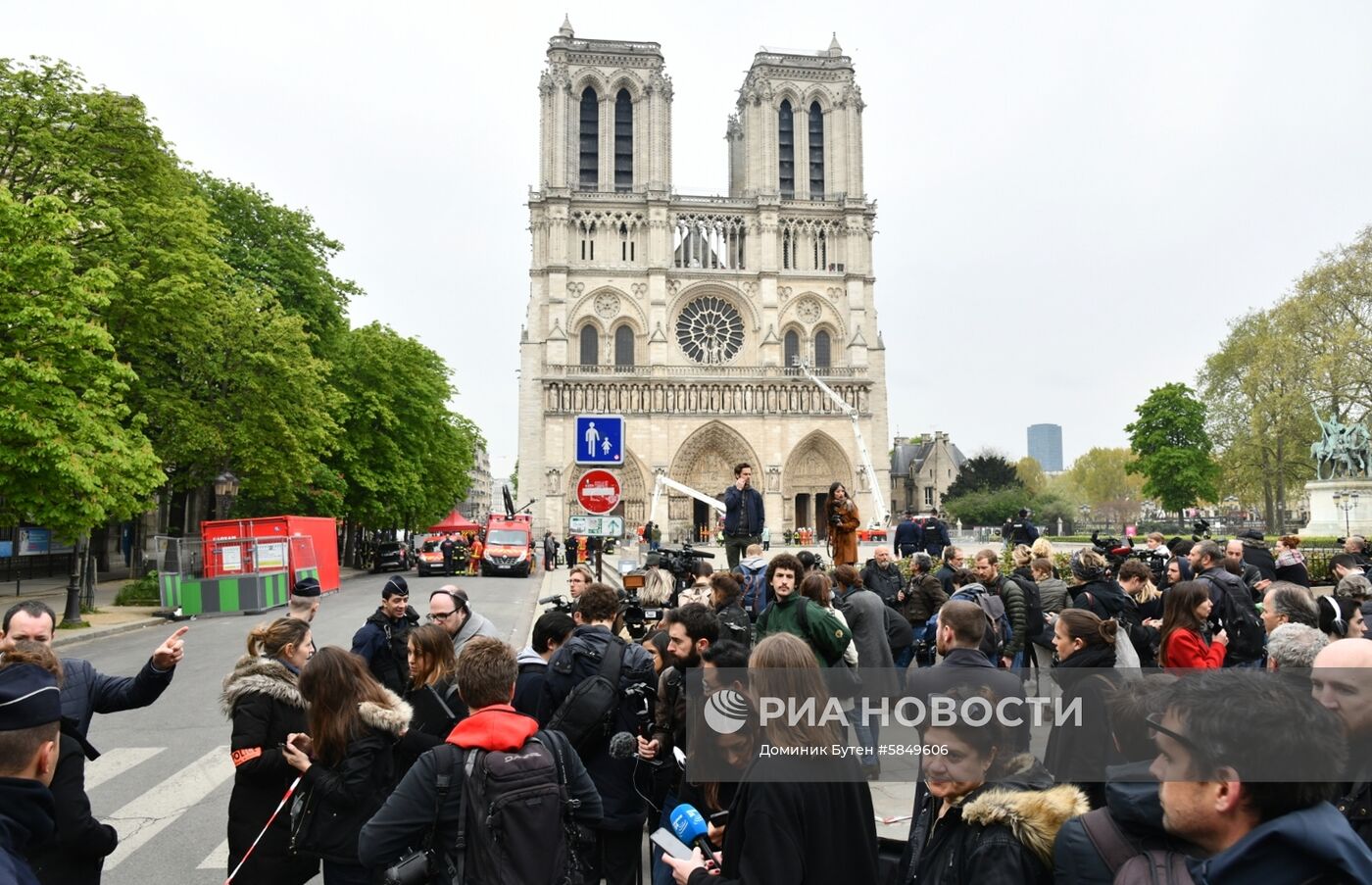 Последствия пожара в соборе Парижской Богоматери