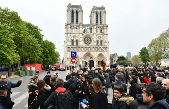 Последствия пожара в соборе Парижской Богоматери