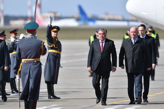 Прилет президента Таджикистана Э. Рахмона в Москву