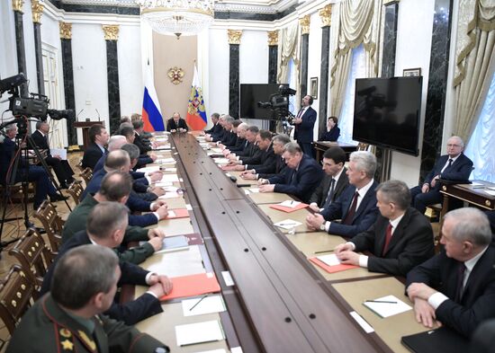 Президент РФ В. Путин провел расширенное заседание Совбеза РФ