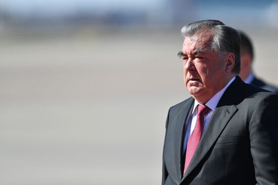 Прилет президента Таджикистана Э. Рахмона в Москву