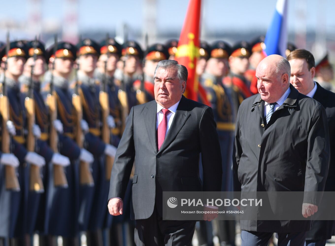 Прилет президента Таджикистана Э. Рахмона в Москву