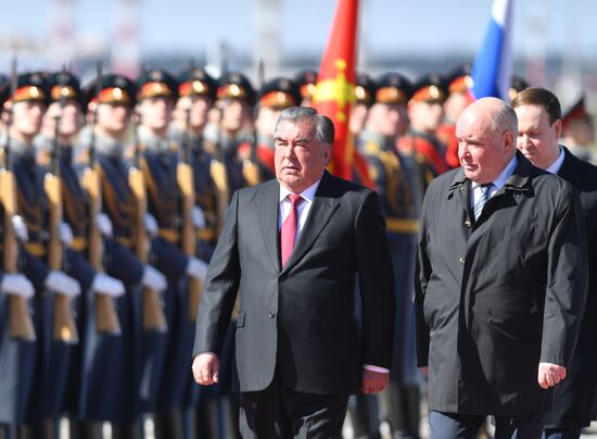 Прилет президента Таджикистана Э. Рахмона в Москву