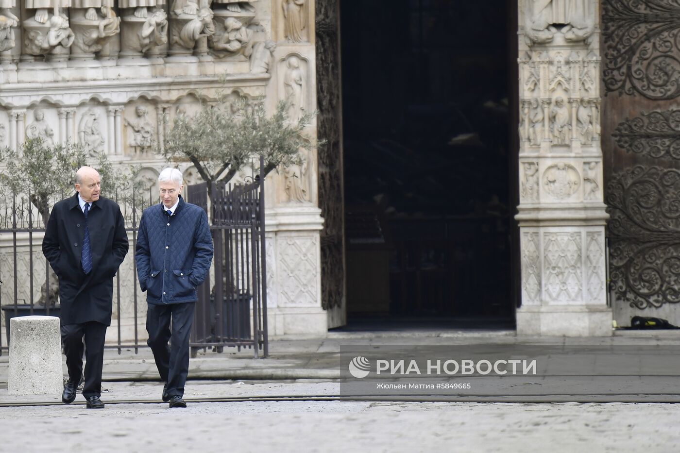 Последствия пожара в соборе Парижской Богоматери