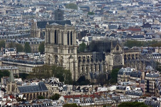 Последствия пожара в соборе Парижской Богоматери