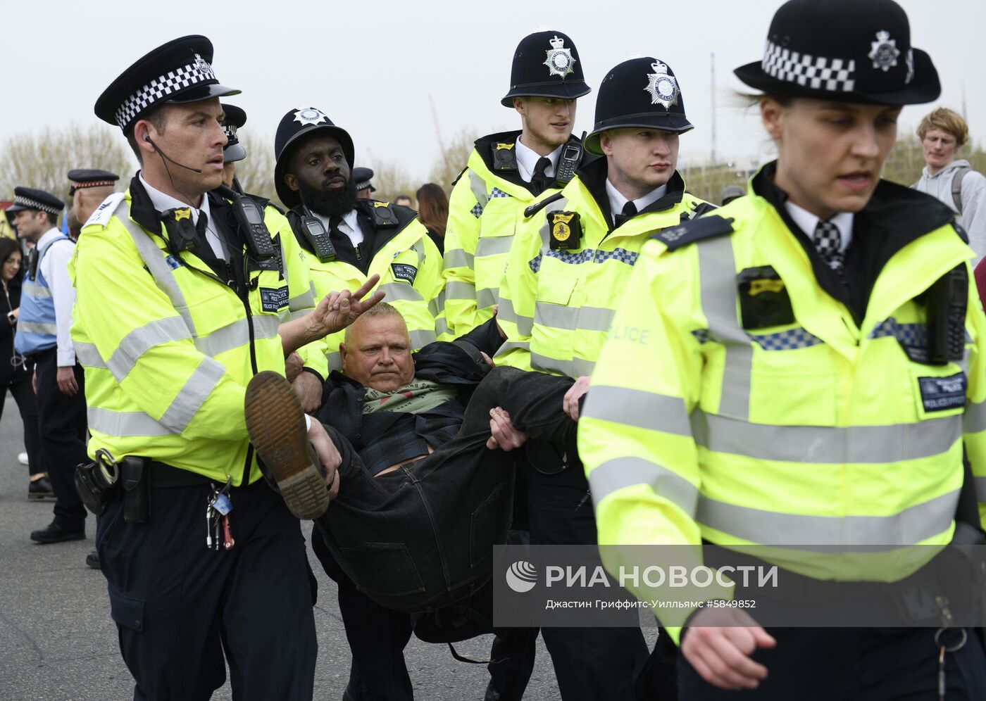 Акция в Лондоне против загрязнения окружающей среды