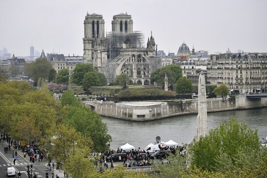 Последствия пожара в соборе Парижской Богоматери