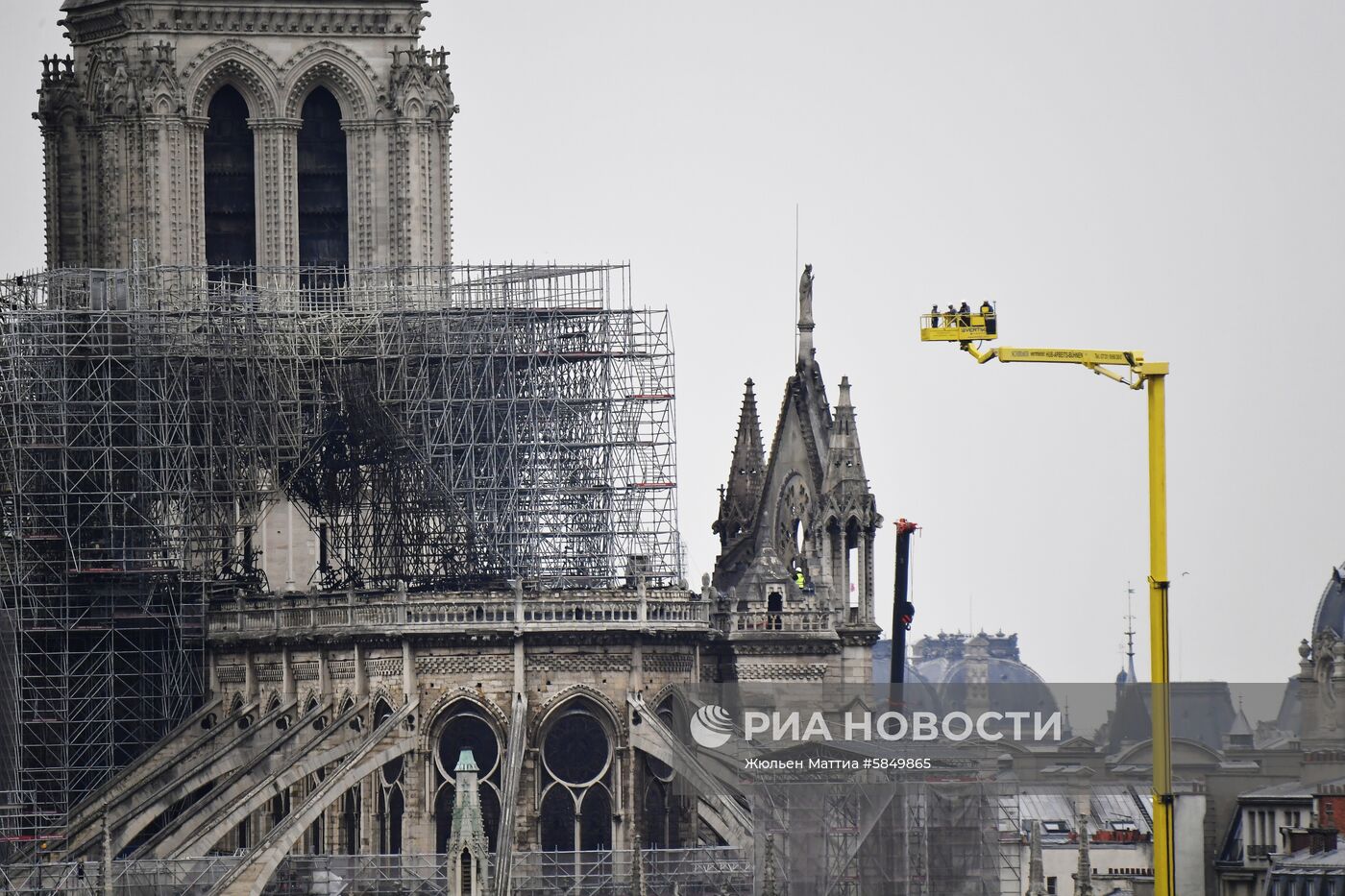 Последствия пожара в соборе Парижской Богоматери