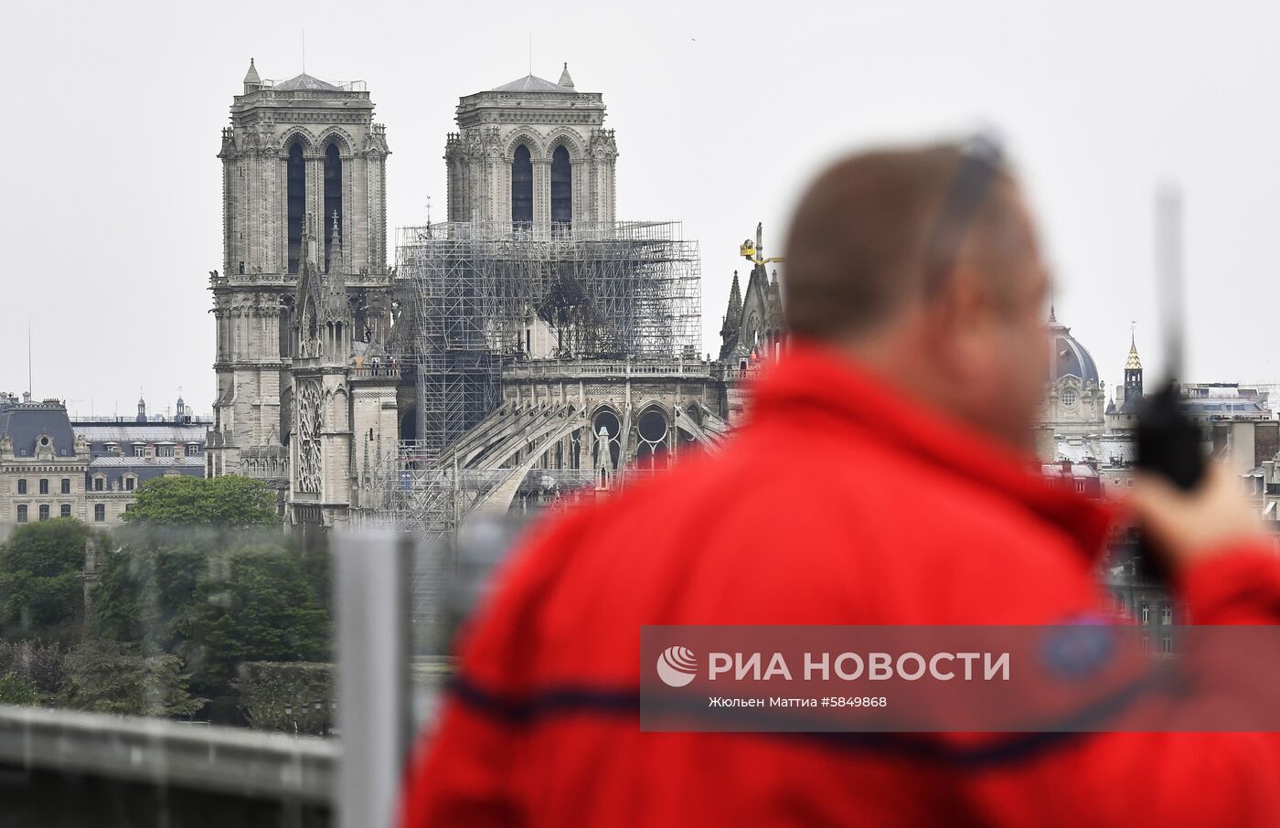 Последствия пожара в соборе Парижской Богоматери