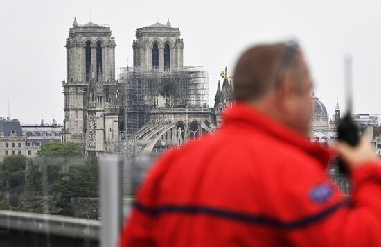 Последствия пожара в соборе Парижской Богоматери