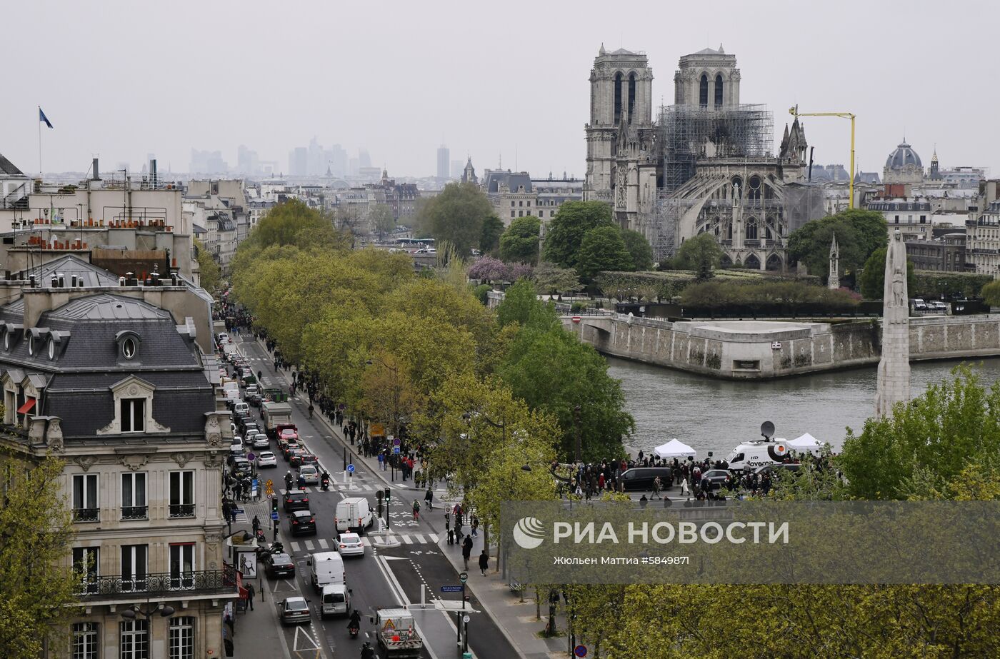 Последствия пожара в соборе Парижской Богоматери