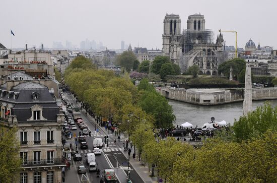Последствия пожара в соборе Парижской Богоматери