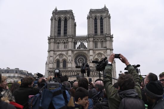 Последствия пожара в соборе Парижской Богоматери