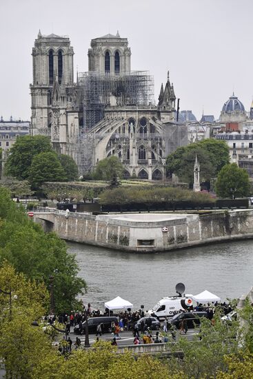 Последствия пожара в соборе Парижской Богоматери