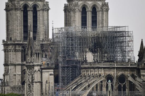 Последствия пожара в соборе Парижской Богоматери
