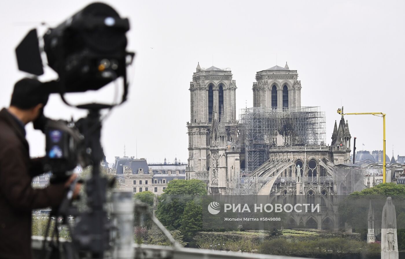 Последствия пожара в соборе Парижской Богоматери