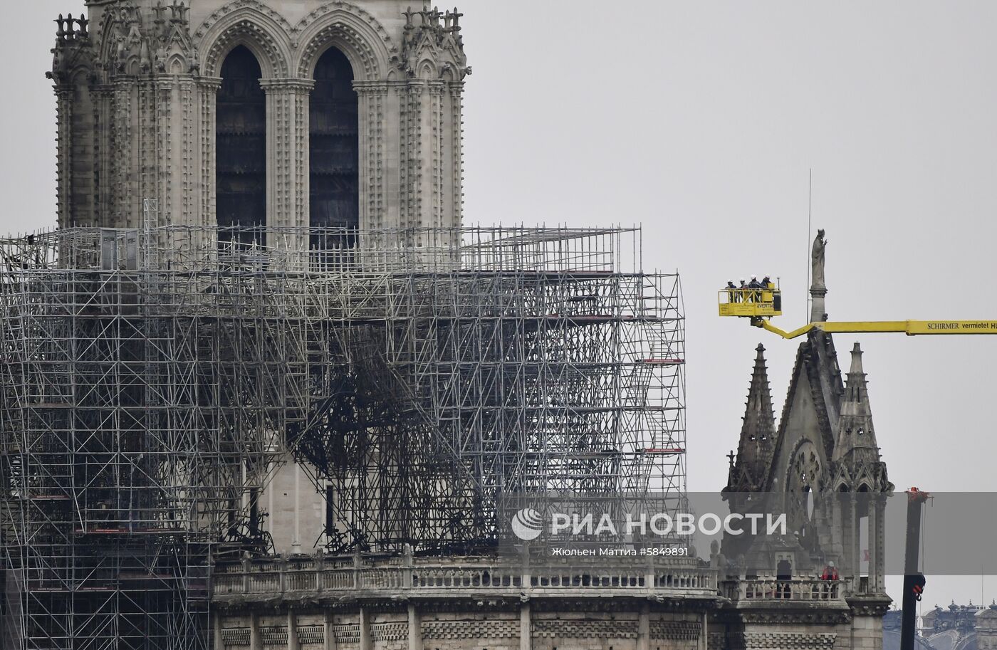 Последствия пожара в соборе Парижской Богоматери