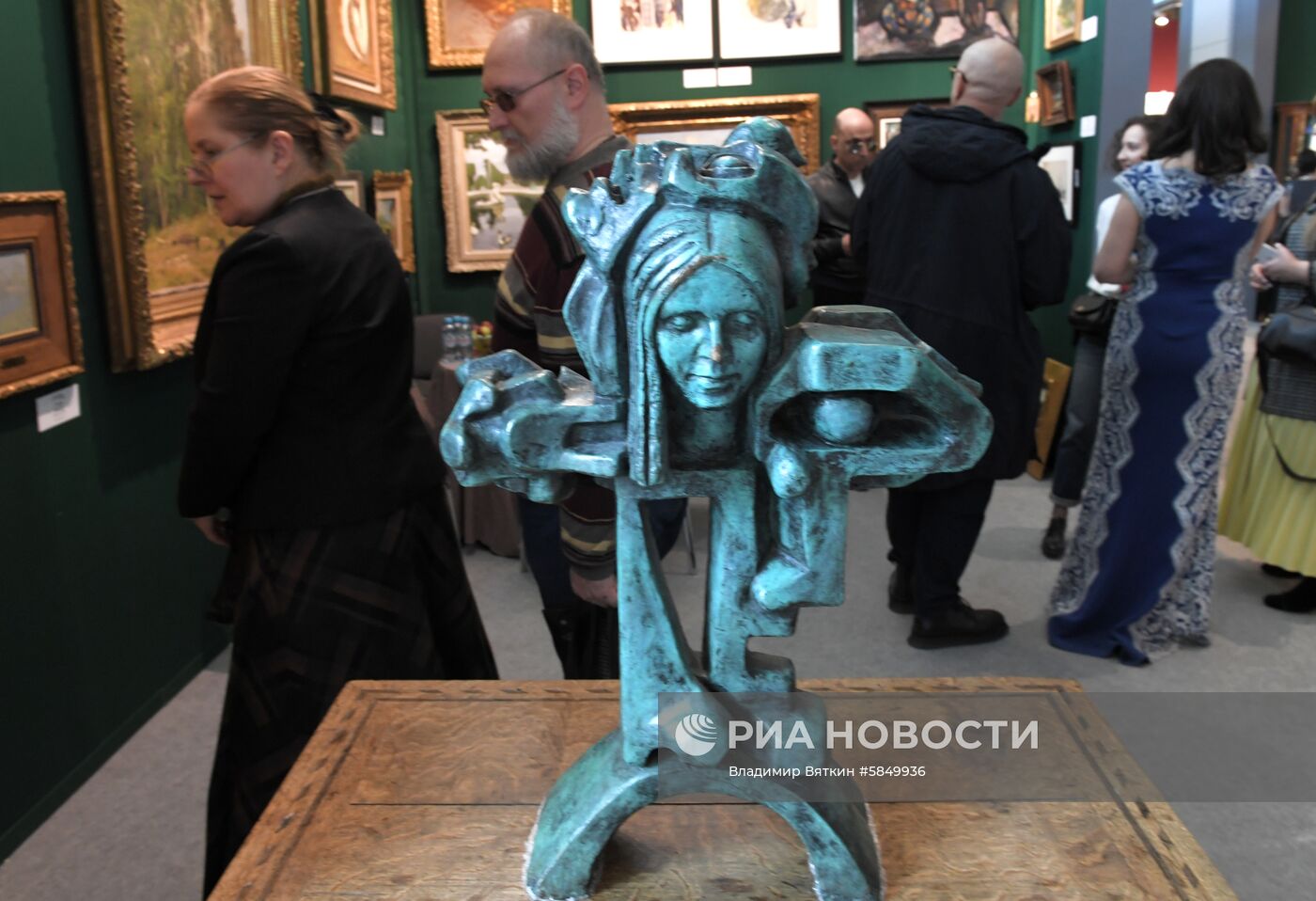 Международная ярмарка Russian Antique & Art Fair в ЦВЗ "Манеж"