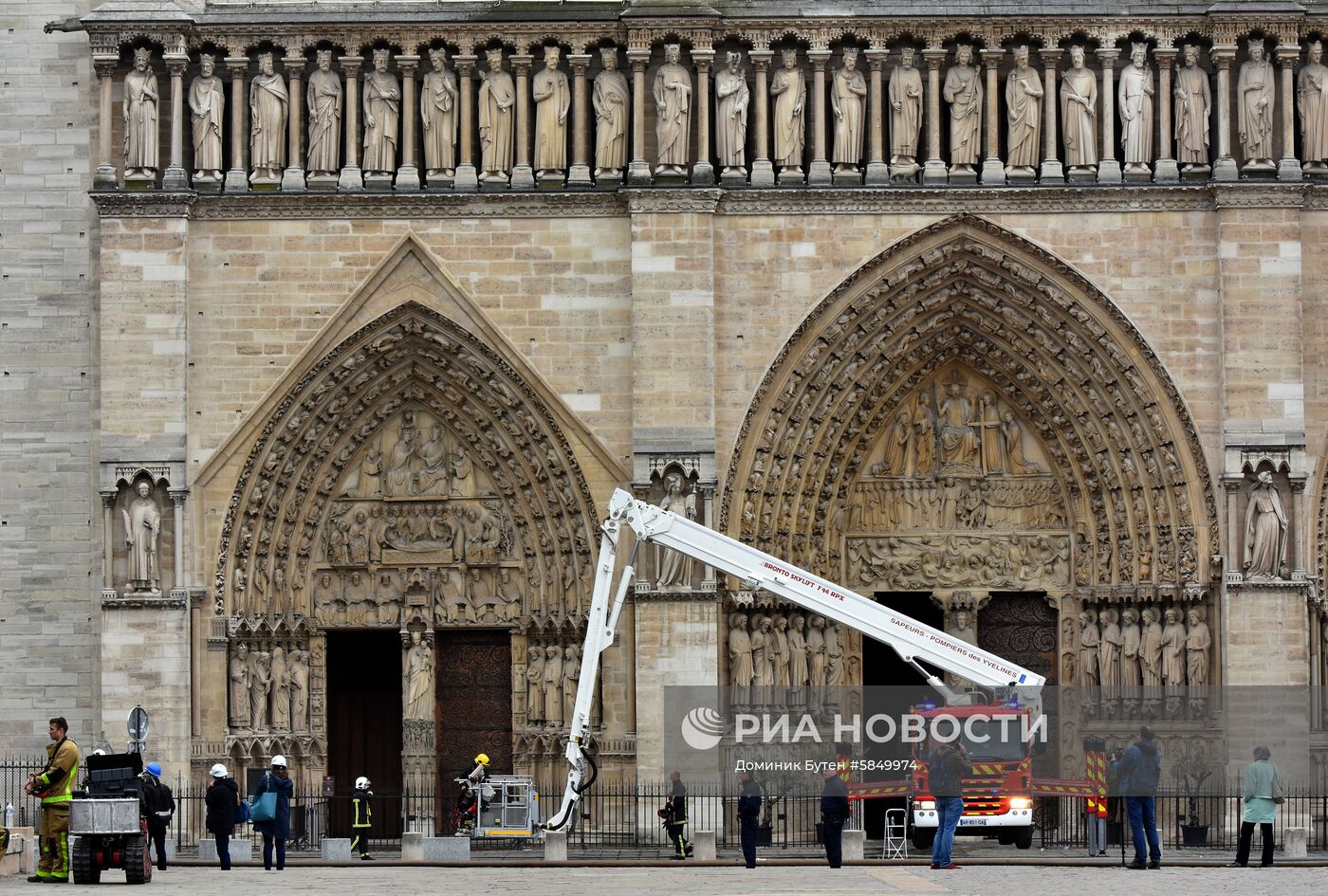 Последствия пожара в соборе Парижской Богоматери