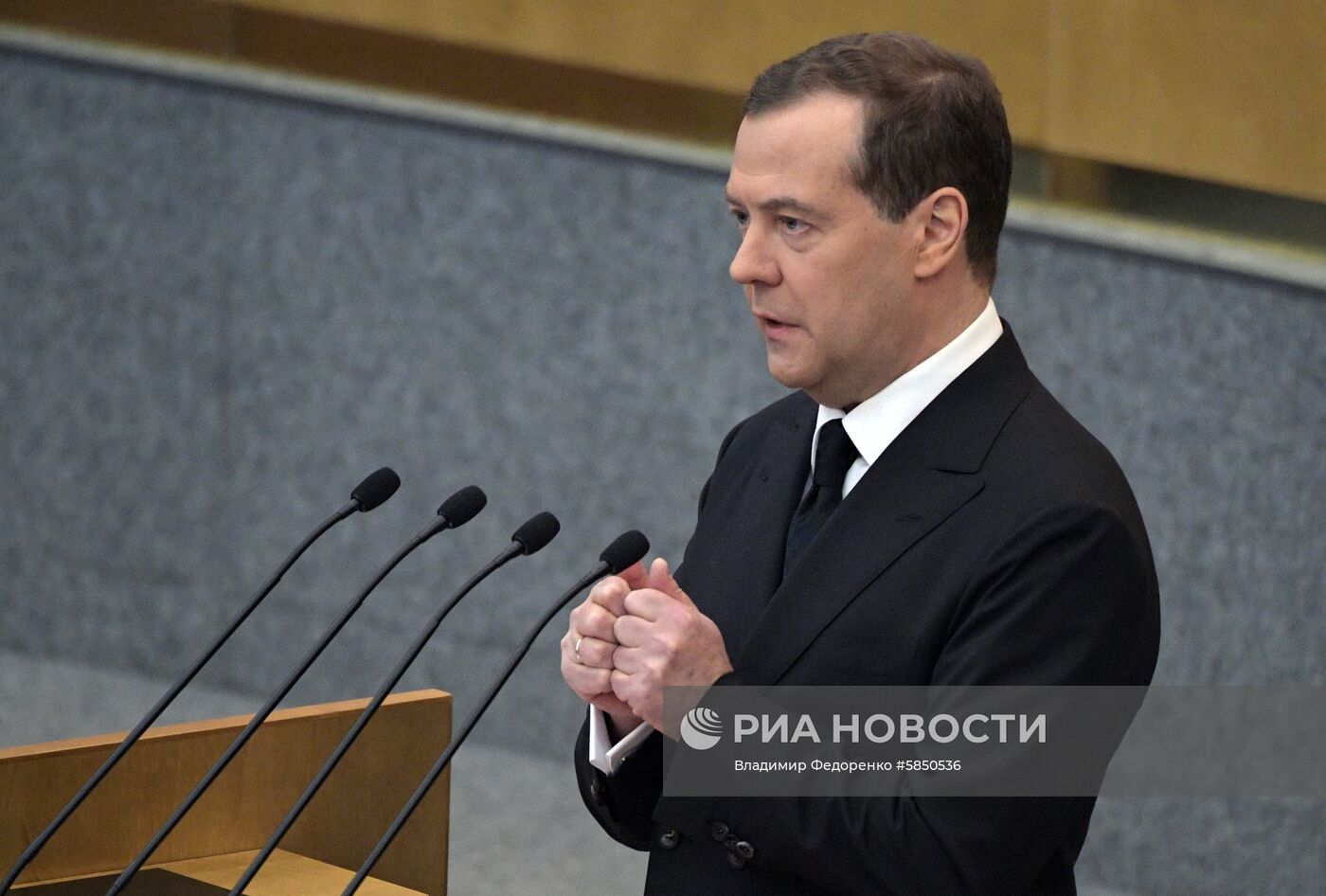 Премьер-министр РФ Д. Медведев выступил в Государственной Думе РФ