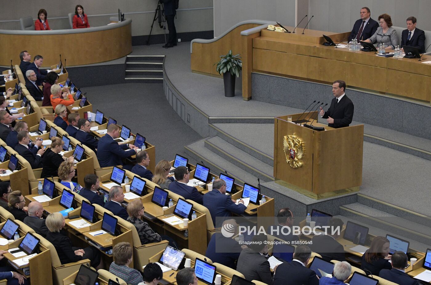 Премьер-министр РФ Д. Медведев выступил в Государственной Думе РФ
