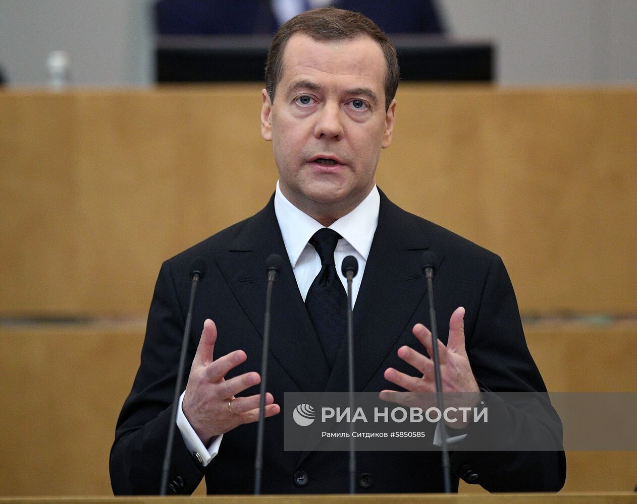 Премьер-министр РФ Д. Медведев выступил в Государственной Думе РФ