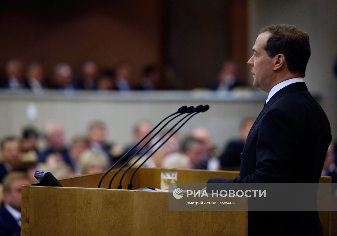 Премьер-министр РФ Д. Медведев выступил в Государственной Думе РФ