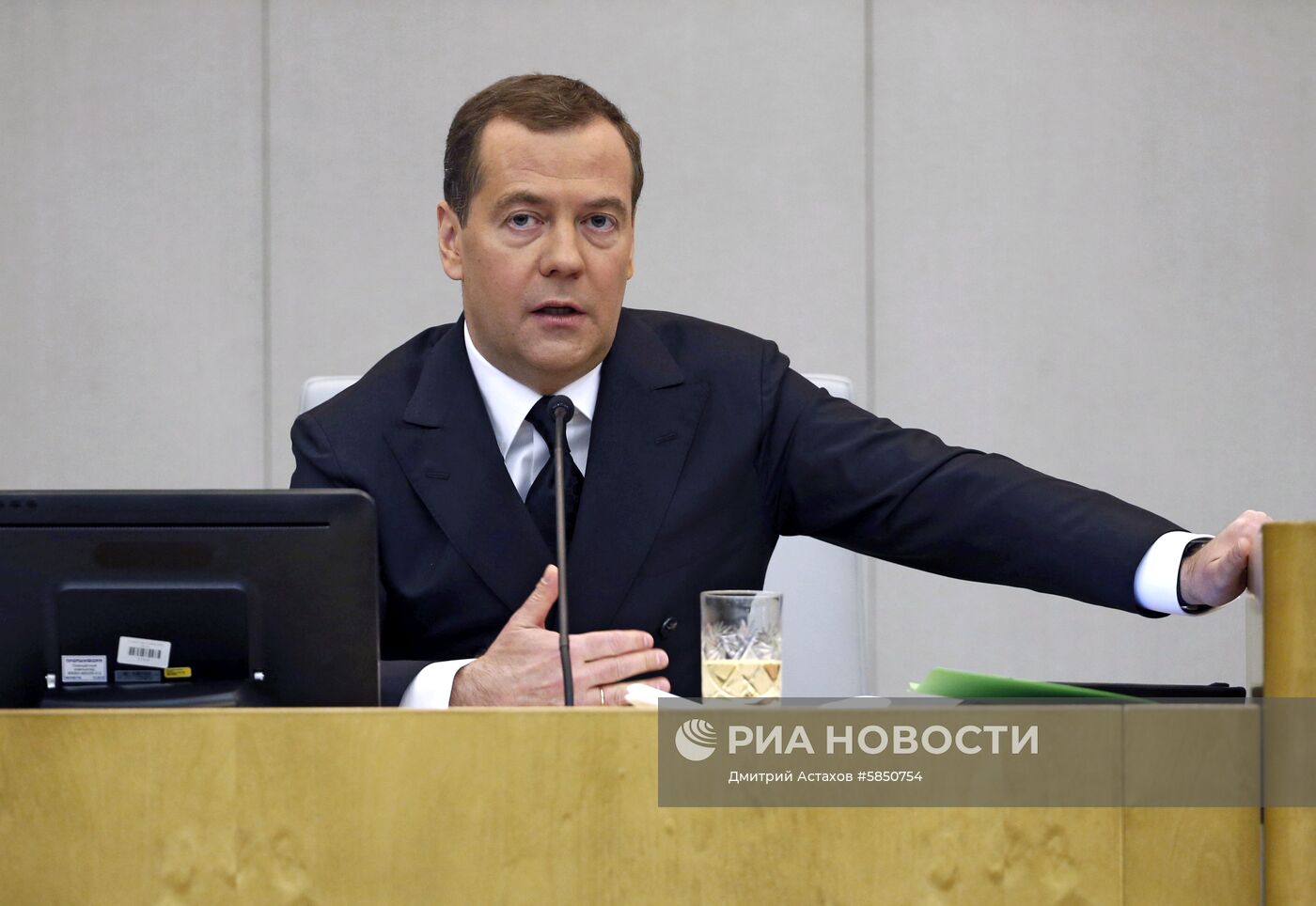 Премьер-министр РФ Д. Медведев выступил в Государственной Думе РФ