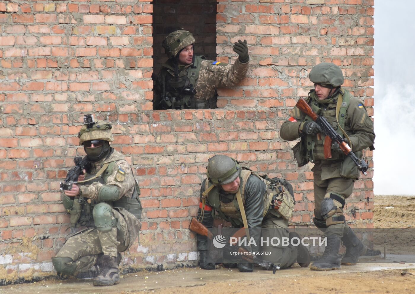 Военные учения на полигоне Яворовский во Львовской области