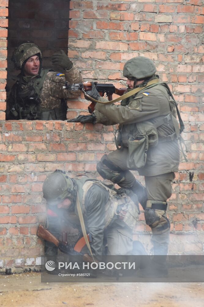 Военные учения на полигоне Яворовский во Львовской области