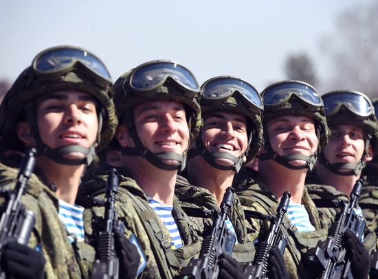 Репетиция парада Победы в Алабино 